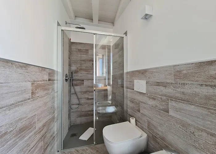 Corte Sant'andrea - Near דירה